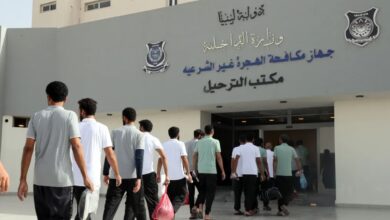 منهم مصريين.. ترحيل جماعي لمهاجرين من ليبيا وسط أوضاع إنسانية متدهورة