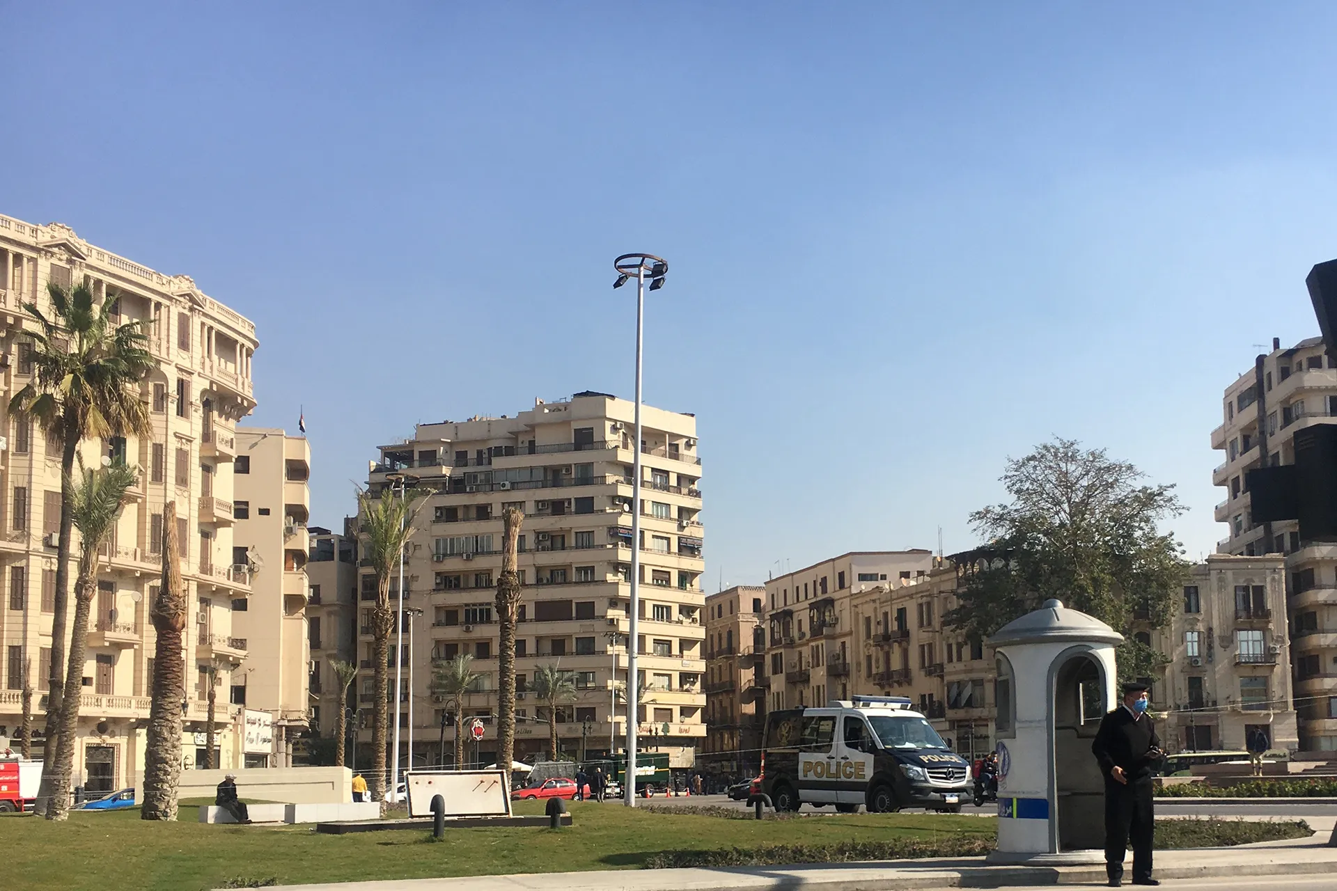 بين الملاك