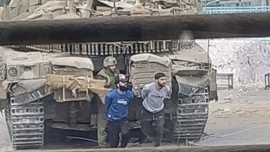 دروعًا بشرية