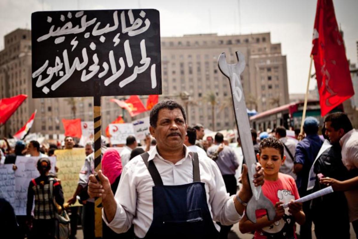 احتجاجات عمالية واسعة للمطالبة بزيادة الرواتب وتطبيق الحد الأدنى للأجور