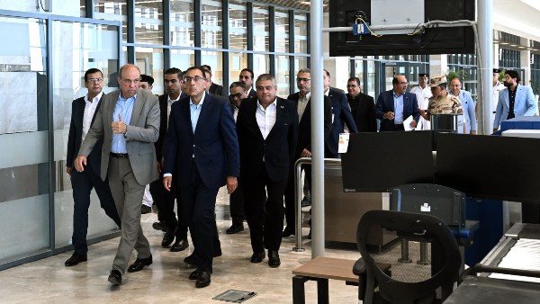 12 دولار