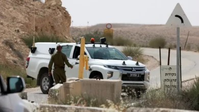 على الحدود