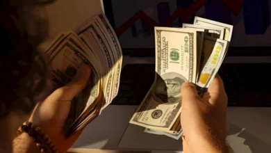 الدولار يتخطى 54 جنيهاً